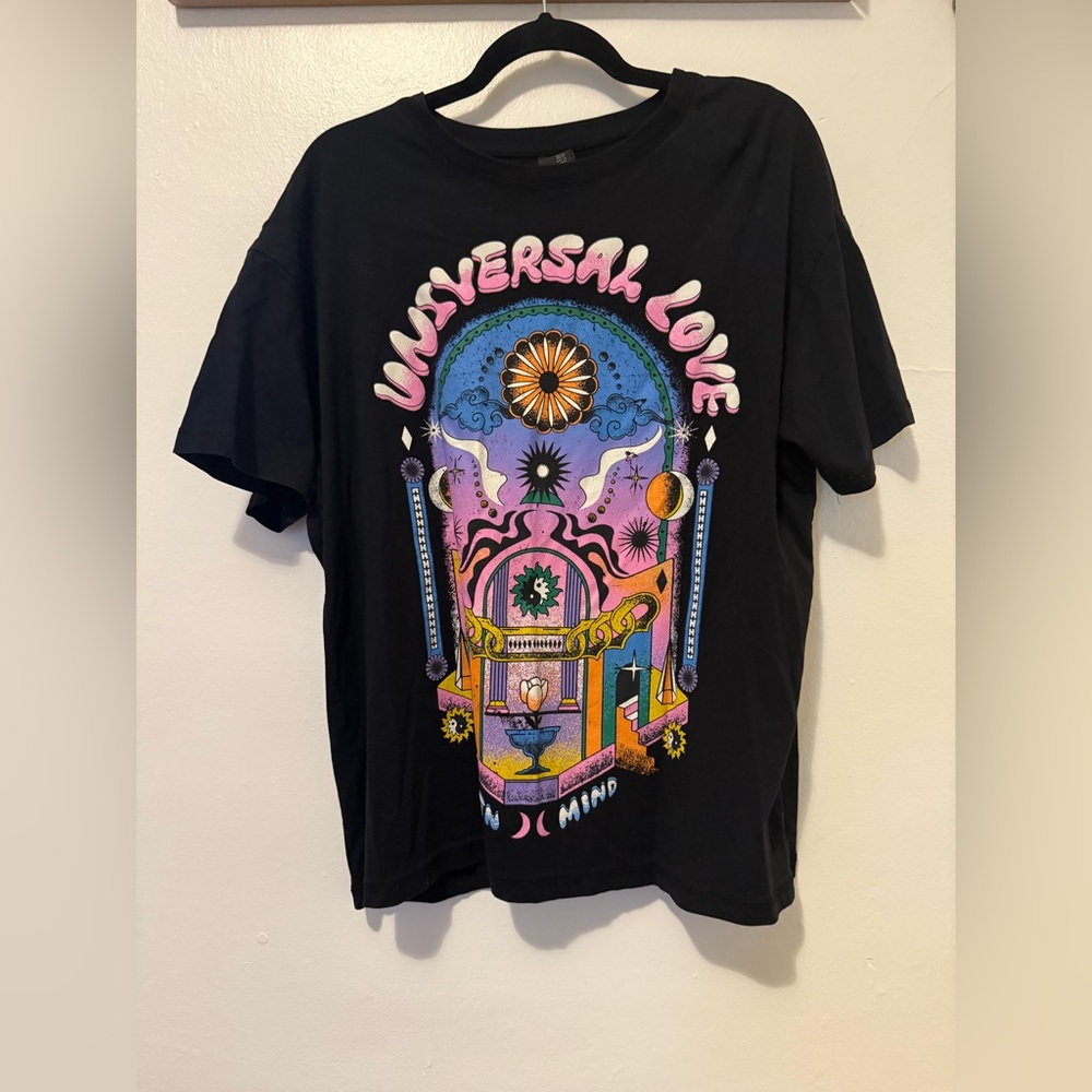 Graphic tee